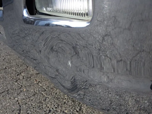 フロントバンパーの助手席側寄りにヘコミがあります。|いすゞ フォワード TKG-FRR90S2(2WD)の写真23