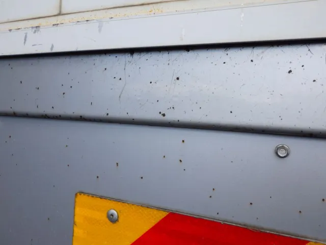 リヤ周りにキズがあります。|いすゞ フォワード TKG-FRR90S2(2WD)の写真39