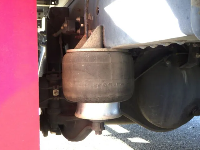 エアサスです。|日野 レンジャー 2KG-FC2ABG(2WD)の写真5