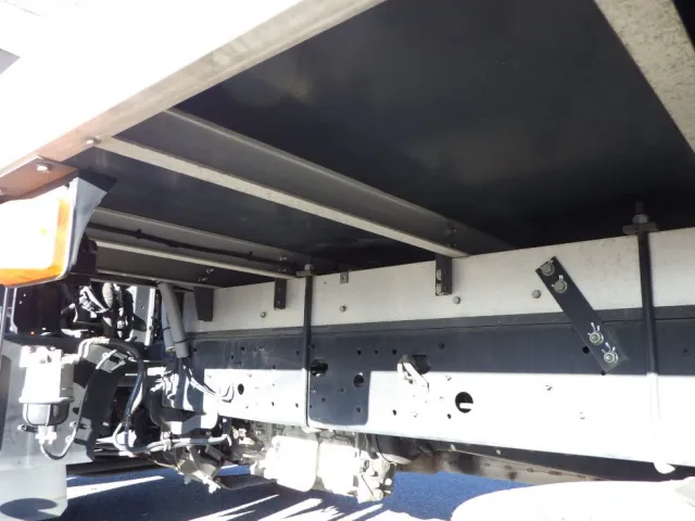シャーシとネタの状態です。(ネタはアルミ製です)|日野 レンジャー 2KG-FC2ABG(2WD)の写真7