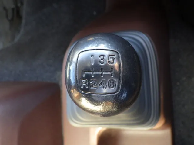 MT6速です。|日野 レンジャー 2KG-FC2ABG(2WD)の写真27