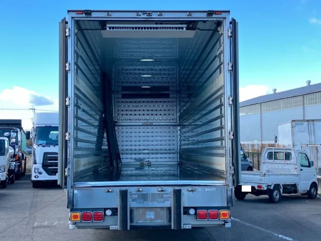 いすゞ ギガ QPG-CYJ77Bの写真9