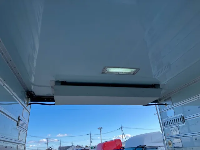 いすゞ ギガ QPG-CYJ77Bの写真13