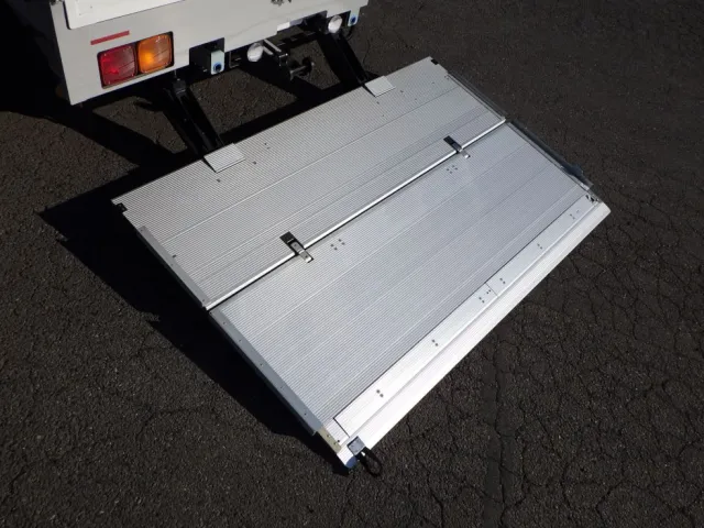 ゲートのステージ状態です。|三菱 ファイター 2KG-FK65F(2WD)の写真11