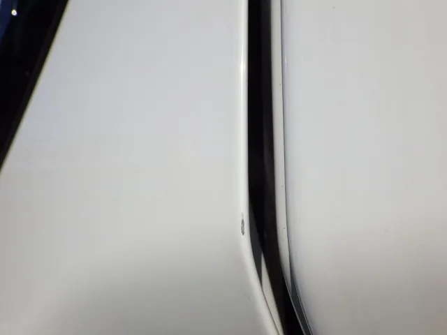 助手席側ドアに小キズがあります。|三菱 ファイター 2KG-FK65F(2WD)の写真15