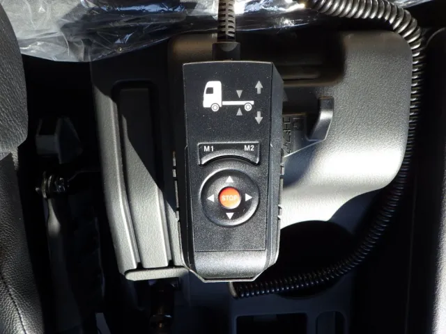 エアサスのコントローラーです。|三菱 ファイター 2KG-FK65F(2WD)の写真22