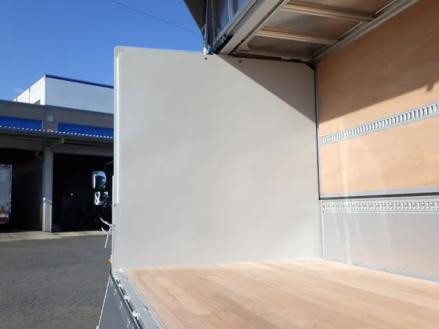 プロテクター裏側の状態です。|三菱 ファイター 2KG-FK65F(2WD)の写真35