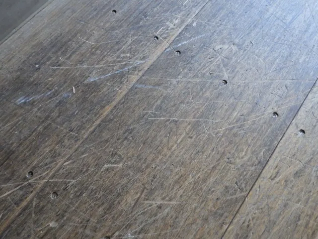 床板に削れがあります。|日野 デュトロ TKG-XZU710M(2WD)の写真37