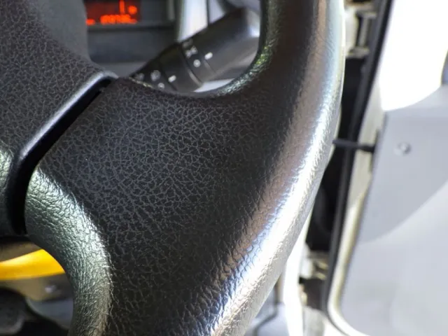 ハンドルにスレがあります。|日野 デュトロ TKG-XZU710M(2WD)の写真45
