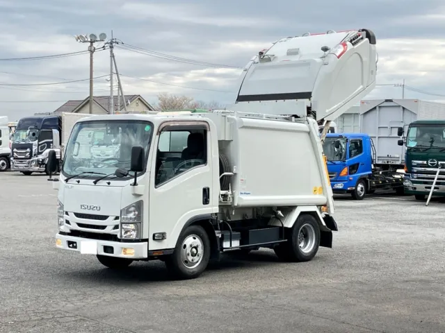 いすゞ エルフ 2RG-NMR88AN(2WD)の写真1