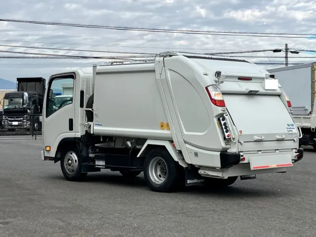 いすゞ エルフ 2RG-NMR88AN(2WD)の写真3