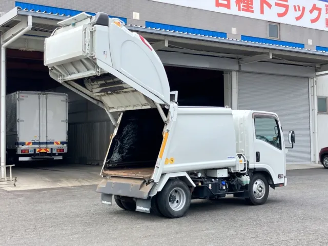 いすゞ エルフ 2RG-NMR88AN(2WD)の写真4