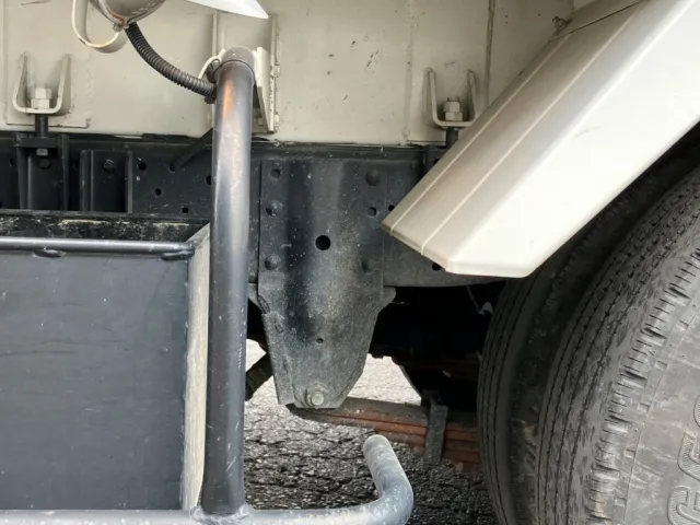 いすゞ エルフ 2RG-NMR88AN(2WD)の写真6