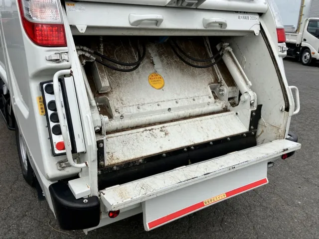 いすゞ エルフ 2RG-NMR88AN(2WD)の写真13