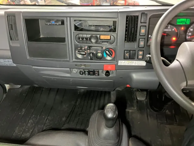 いすゞ エルフ 2RG-NMR88AN(2WD)の写真18