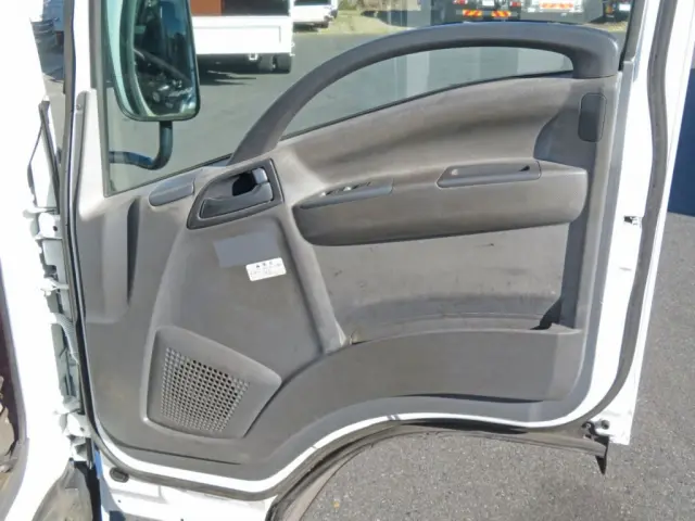 いすゞ エルフ TPG-NMR85N(2WD)の写真29