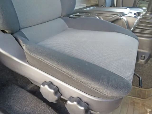 運転席座面の状態です。|日野 レンジャー QKG-FJ7JSAAの写真37