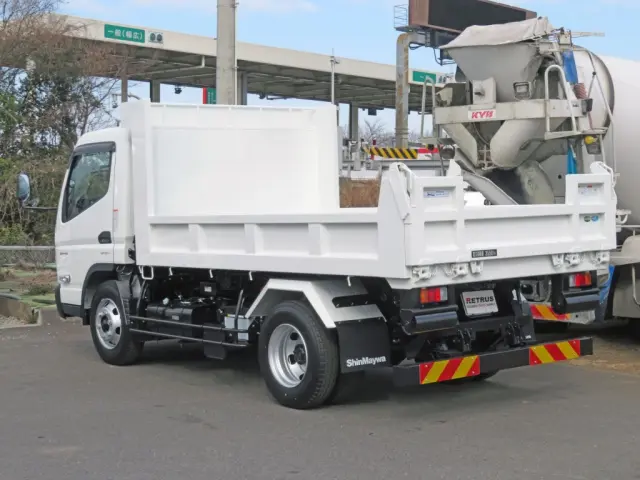 三菱 キャンター 2PG-FEBM0(2WD)の写真4