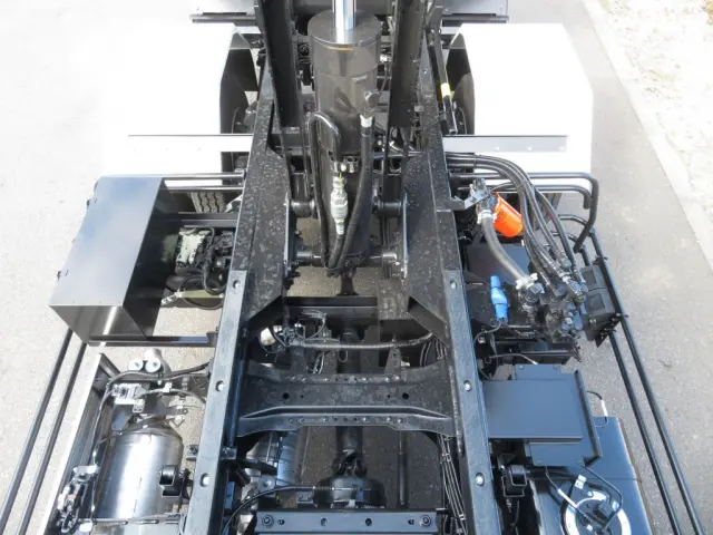 三菱 キャンター 2PG-FEBM0(2WD)の写真12