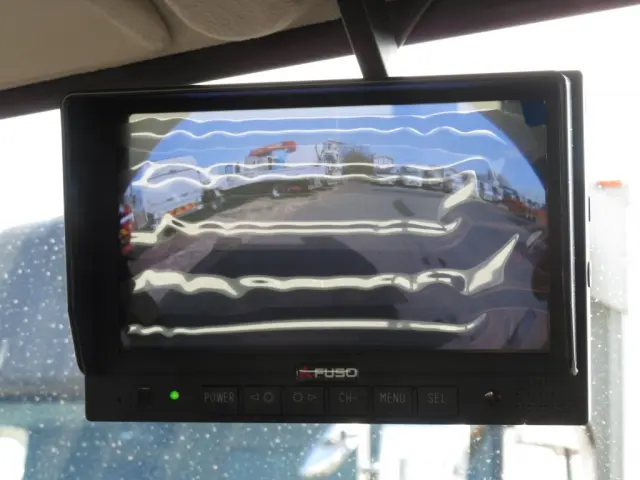 液晶バックモニター付きです。|三菱 キャンター 2PG-FEBM0(2WD)の写真19