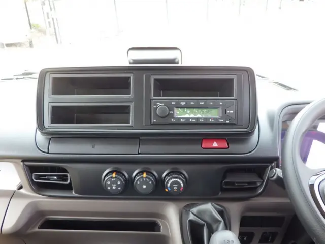 パネル周りの状態です。|三菱 キャンター 2RG-FBA60(2WD)の写真22
