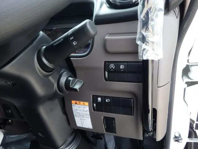 三菱 キャンター 2RG-FBA60(2WD)の写真23