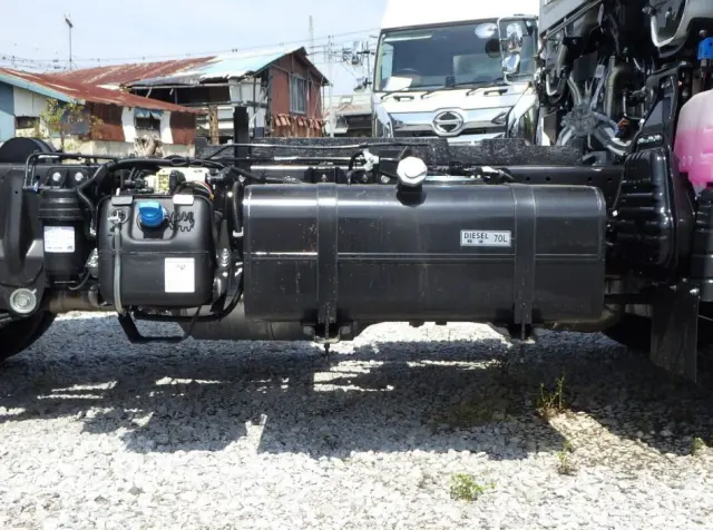 燃料タンクは70Lです。|三菱 キャンター 2RG-FBA60(2WD)の写真25