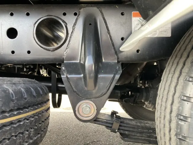 シャーシとスプリングの状態です。|三菱 キャンター 2RG-FBA60(2WD)の写真5