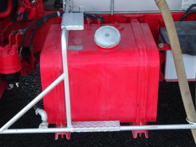 燃料タンクは100Lです。|日野 レンジャー 2KG-FD2ABA(2WD)の写真22