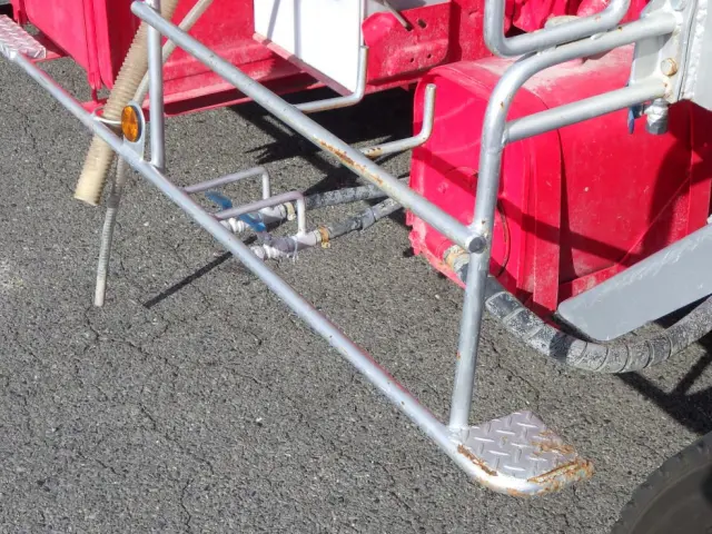 助手席側サイドバンパーにキズ・サビがあります。|日野 レンジャー 2KG-FD2ABA(2WD)の写真34