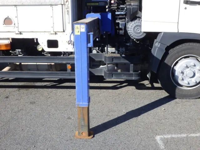 アウトリガーは差し違い式です。|日野 レンジャー 2PG-FE2ABA(2WD)の写真11