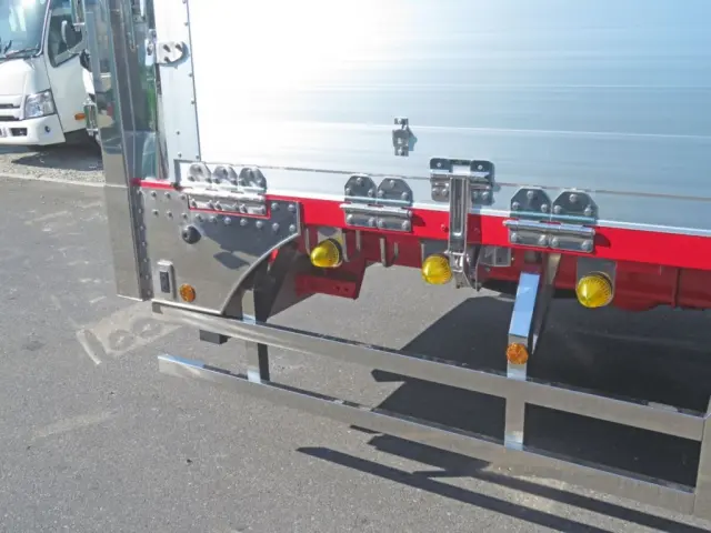 セイコーラック・サイドレール後方はステンレス製です。|日野 レンジャー 2KG-FD2ABG(2WD)の写真20