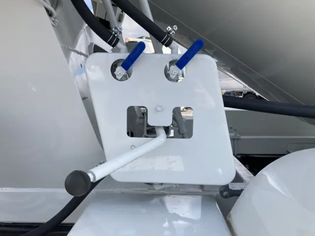 左側操作レバーです。|三菱 ファイター 2KG-FK72F(2WD)の写真21