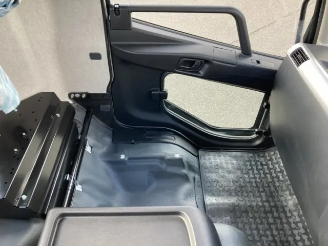 定員1名乗車登録の為助手席は有りません。|三菱 ファイター 2KG-FK72F(2WD)の写真40