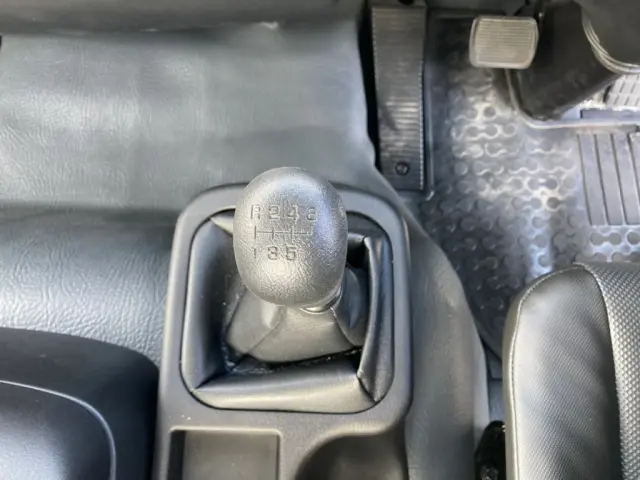 6速です。|三菱 ファイター 2KG-FK72F(2WD)の写真41