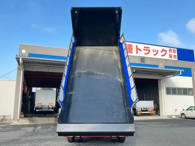 荷台全体の状態です。|三菱 スーパーグレート 2PG-FV80VX(6x4)の写真9