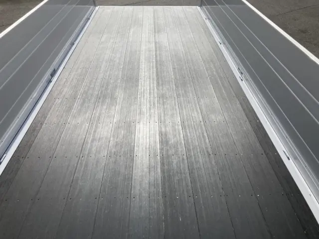 床後方の状態です。|三菱 ファイター 2KG-FK62F(2WD)の写真20