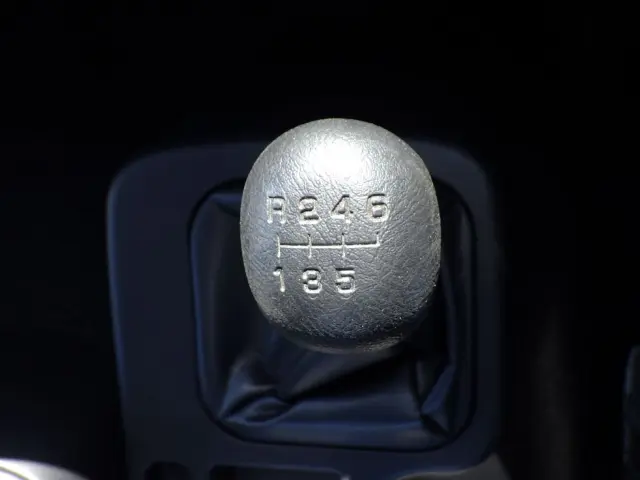 MT6速です。|三菱 ファイター 2KG-FK62F(2WD)の写真24