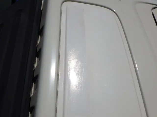 運転席側クォーターパネルに板金跡があります。(助手席側にもあります)|日野 レンジャー TKG-FD7JLAA(2WD)の写真26