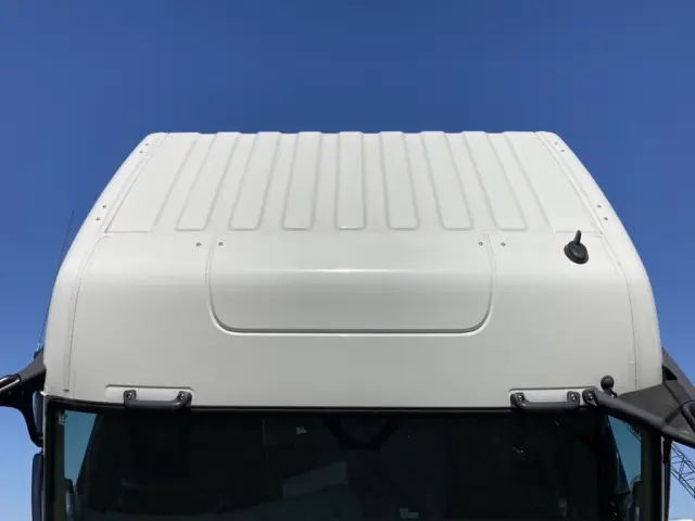 キャブルーフの状態です。|三菱 スーパーグレート 2PG-FS74HZの写真35