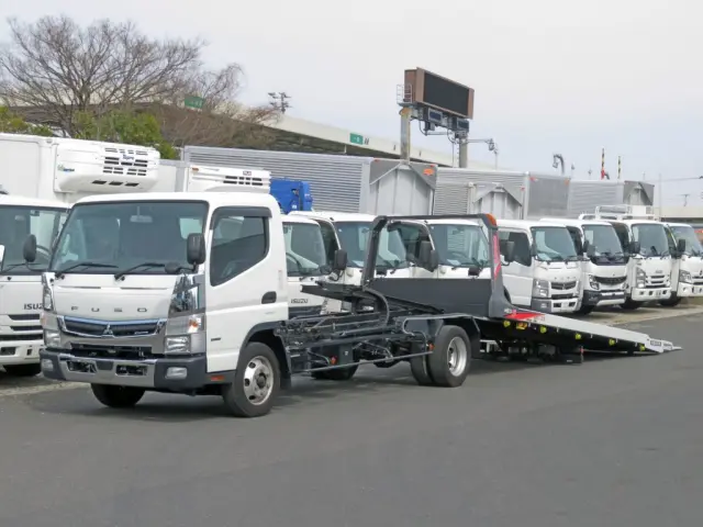 三菱 キャンター 2PG-FEB80(2WD)の写真1