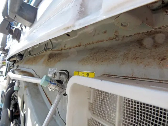 インナーパネルにサビがあります。|三菱 スーパーグレート QKG-FS54VZの写真12