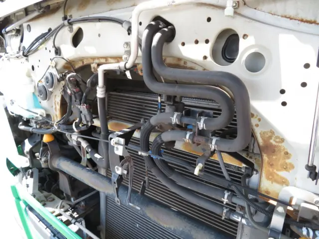 インナーパネルにサビがあります。|三菱 スーパーグレート QKG-FS54VZの写真13