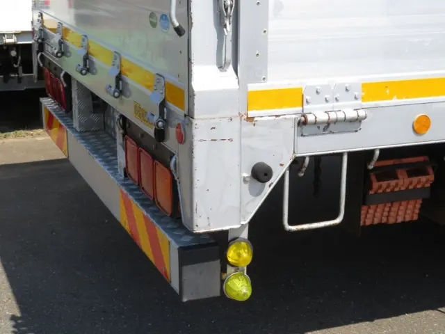 後柱にキズ・サビがあります。|三菱 スーパーグレート QKG-FS54VZの写真18