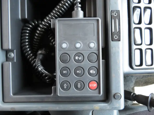 エアサスのコントローラーです。|三菱 スーパーグレート QKG-FS54VZの写真21