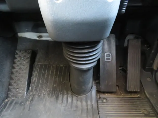 2ペダルです。|三菱 スーパーグレート QKG-FS54VZの写真23