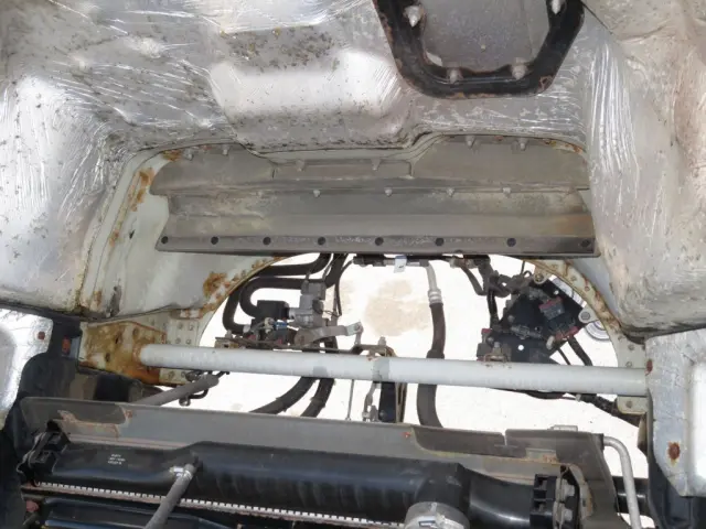 キャブ下面の状態です。|三菱 スーパーグレート QKG-FS54VZの写真28