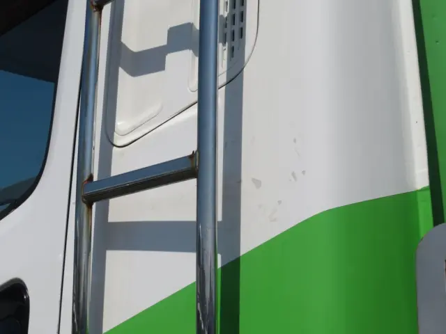 助手席側クォーターパネルにキズがあります。|三菱 スーパーグレート QKG-FS54VZの写真33