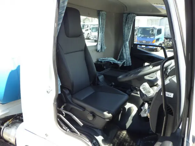 乗車定員は1名です。|三菱 ファイター 2KG-FK72F(2WD)の写真6