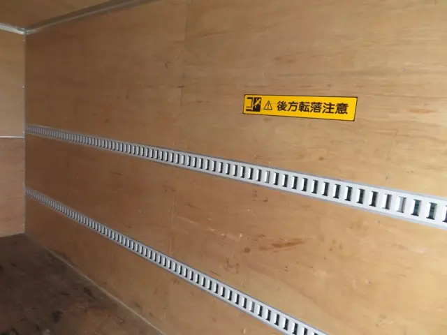 庫内側面の状態です。|三菱 キャンター 2RG-FEAV0(2WD)の写真34